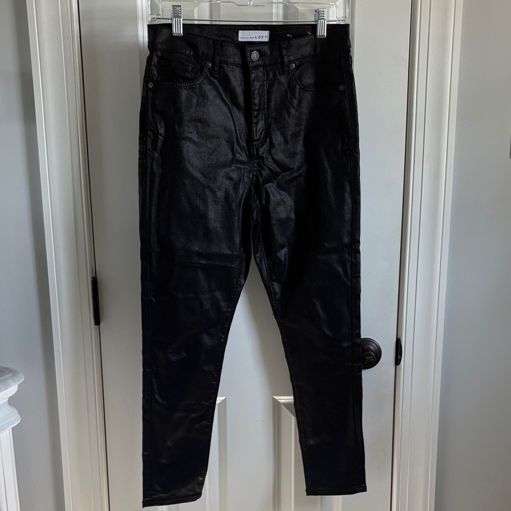 NWOT LOFT Black coated Faux Leather High Rise Skinny Jeans 4